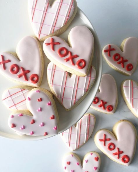 Simple Valentine Cookies Decorated, Valentine Birthday Cookies, Valentines Cut Out Cookies, Simple Valentines Cookies, Simple Valentine Cookies Royal Icing, Easy Valentine Cookies Royal Icing, Valentine Baby Shower Cookies, Valentines Heart Cookies, Heart Sugar Cookies Royal Icing