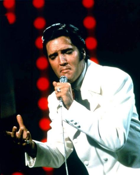 Elvis If I Can Dream, Elvis Wallpaper, Elvis 68 Comeback Special, Elvis Presley Concerts, If I Can Dream, King Elvis Presley, Elvis In Concert, Elvis Presley Images, Elvis Presley Pictures