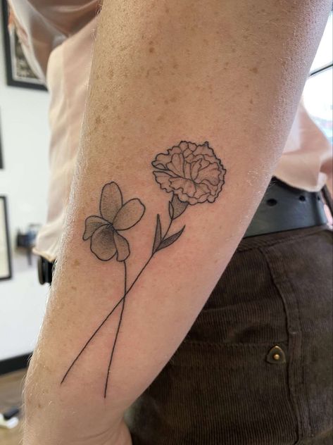 Marigold And Violet Flower Tattoo, Violet And Marigold Tattoo, March Birth Flower Tattoo Small, October Birth Flower Tattoo Marigold And Cosmos, Birthflower October Tattoo, Simple Marigold Tattoo, Marigold And Cosmos Flower Tattoo, Momma Tattoo, Marigold Flower Tattoo