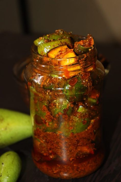 Aam Ka Achar, Pickle Mango Recipe, Indian Mango, Mango Pickle, Pickle Recipe, Raw Mango, Pickling Recipes, Indian Food, Indian Food Recipes