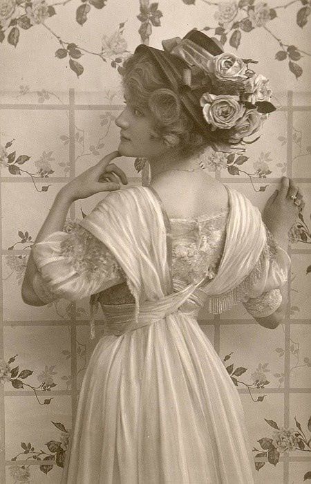 1910s Lily Elsie, Vintage Foto's, American Duchess, Basic Fashion, Portrait Vintage, 사진 촬영 포즈, Paris Mode, Gibson Girl, Foto Vintage