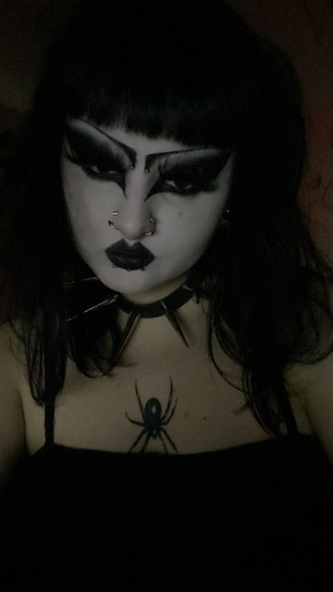 Tras Goth Makeup, Actual Goth, Colorful Goth, Perky Goth, Types Of Goth, Bridge Piercing, Trad Goth, Goth Subculture, Fashion Dark