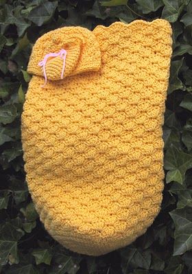 Suzies Stuff: BIG SHELL SLEEP SACK, CAP AND MITTS Crochet Baby Sleep Sack, Crochet Baby Cocoon Pattern, Baby Sack, Baby Cocoon Pattern, Baby Slaapzakken, Crochet Cocoon, Big Shell, Crochet Baby Cocoon, Baby Cocoon