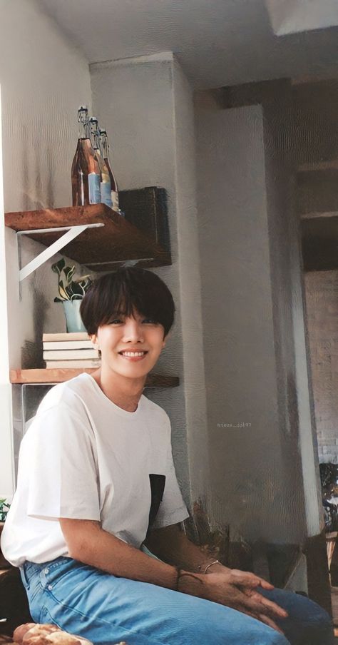 Jhope Cute Wallpaper, Hobi Wallpapers, J-hope Boyfriend Material, Hope On The Street, Jhope Bts Wallpaper, J-hope Photoshoot, Hoseok Wallpaper, Hope Wallpaper, Jhope Cute