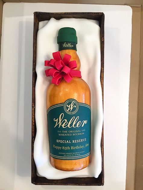 Weller bourbon bottle cake Bourbon Birthday Cake Design, Bourbon Grooms Cake, Bourbon Bottle Cake, Bourbon Cake Design, Bourbon Themed Cake, Bourbon Birthday Cake, Bourbon Wedding, Weller Bourbon, Bourbon Party