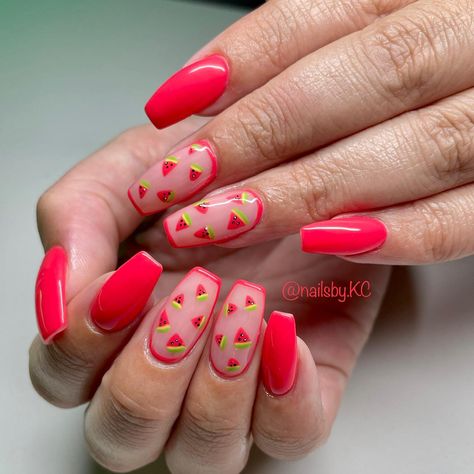 Posted by Zoe Scott. . It's time to shake up your style with a refreshing twist. Say goodbye to pastels and hello to the bold and vibrant world of Watermelon Nail Art. In th... Check more at https://alexie.co/beauty/best-watermelon-nail-ideas-to-try-today-2/ Melon Nails, Watermelon Nail Designs, Watermelon Nail, Watermelon Nail Art, Watermelon Nails, One In A Melon, Melon, Nail Ideas, 1st Birthday