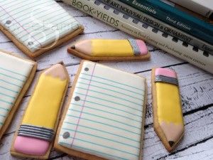 Pencil Cookies Royal Icing, Notebook Paper Cookies, Notebook Cookies Decorated, School Theme Cookies, Pencil Cookies, Teacher Cookies, Back To School Cookies, Paper Cookies, School Cookies