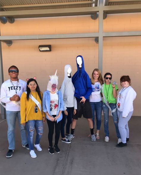 CGUHS HOMECOMING SPIRIT WEEK MEME DAY Vine Outfits Spirit Week, Vine Day Spirit Week Outfits, Vine Costumes Spirit Week, Vine Costumes, Meme Day Outfits, Celebrity Spirit Week Ideas, Halloween Costume Meme, Nerd Halloween Costumes, Spirit Week Ideas