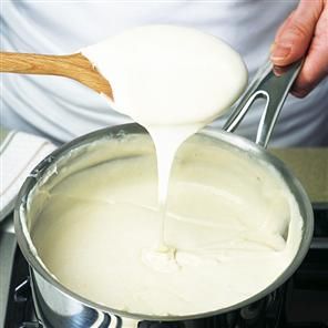 Master this versatile white sauce recipe. It's the basis of lots of dishes including lasagne, macaroni cheese and croque monsieur. Condensed Milk Substitute, Evaporated Milk Recipes, Homemade Sweetened Condensed Milk, Homemade Condensed Milk, Making White Sauce, Sweetened Condensed Milk Recipes, Sweet Condensed Milk, White Sauce Recipes, Salsa Bechamel