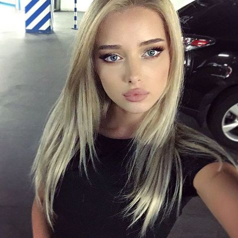 Mariam Pashaeva Mariam Pashaeva, Slavic Doll, Alena Shishkova, Goth Subculture, Blonde Hair Inspiration, Cute Makeup Looks, Long Blonde, Long Blonde Hair, Blonde Beauty