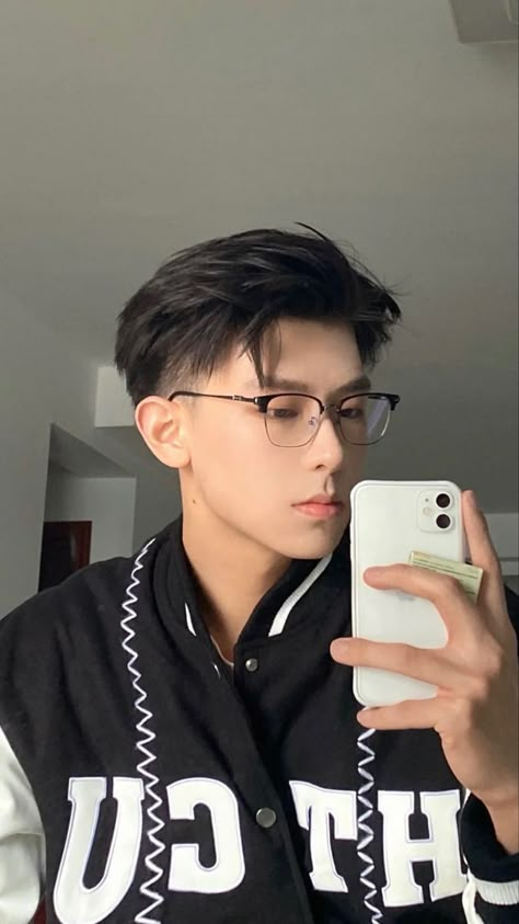 Side Part Rủ, Surf Cut Hair Men, Haircut Ideas For Men Straight Hair, Nanami Haircut, Asian Slick Back Hair Men, Two Block Haircut Men Undercut, Asian Male Haircut Short, Clean Haircut For Men, 2 Block Haircut Men