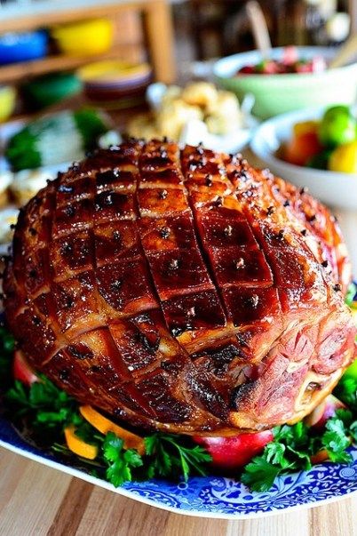 Glazed Easter Ham, Easter Ham Glaze, Easter Ham, Ham Glaze Recipe, Pork Ham, Ham Glaze, Blue Plate, Prosciutto Cotto, Baked Ham