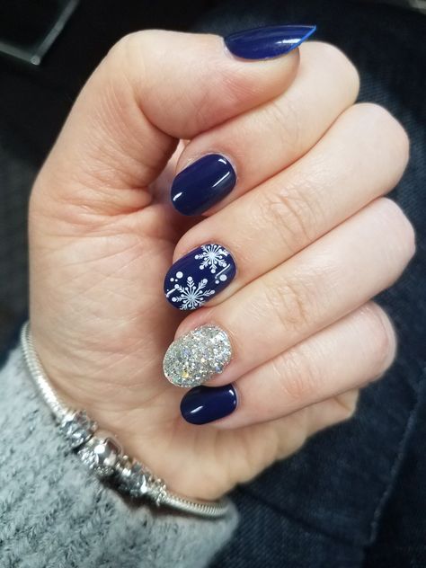 Navy Blue Snowflake Nails, Navy Snowflake Nails, Blue And Silver Gel Nails, Navy Sparkle Nails, Navy Blue Sparkle Nails, Blue Snowflake Nails Acrylic, Navy Winter Nails, Navy Christmas Nails, Navy Blue Christmas Nails