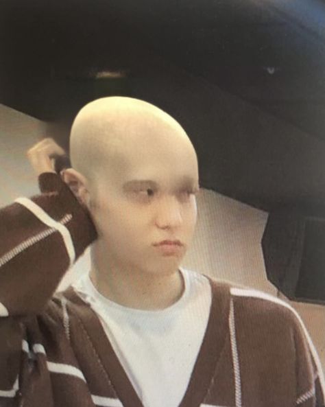 if u take this pics please give me credit~ Soobin Bald Edit, Bald Kpop Idols Edit, Felix Goofy Pics, Txt Bald, Bald Idols, Txt Meme, Freddie Benson, Monday Memes, Happy Birthday Meme