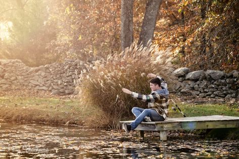 Fishing Senior Photos, Fishing Senior Pictures, Boy Senior Portraits, Senior Boy Poses, Male Senior Pictures, Fishing Pictures, Senior Pictures Boys, Photos Inspo, Inspo Pics