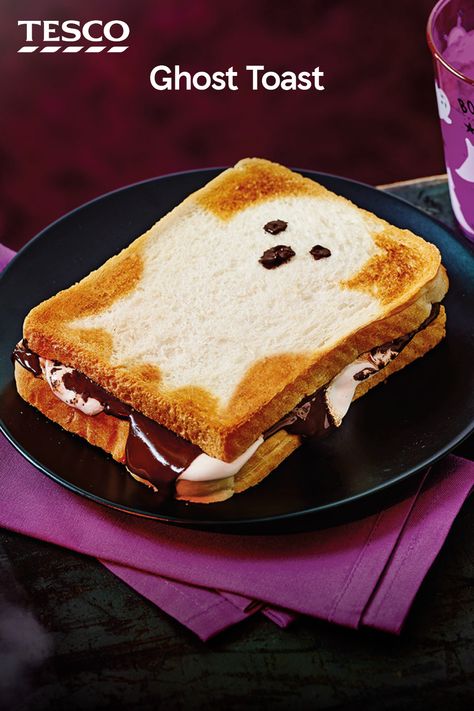 Halloween Toast Ideas, Halloween Toast, Recetas Halloween, Halloween Breakfast, Perfect Halloween Party, Super Snacks, Tesco Real Food, Halloween Sweets, Chocolate Squares