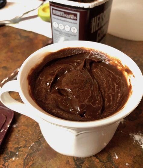 Chocolate Fudge Mug Cake, Microwave Cake Mix, Choc Fudge Cake, Easy Chocolate Fudge Cake, Mug Deserts, Cake In A Mug, Craving Chocolate, Easy Chocolate Fudge, Microwave Cake