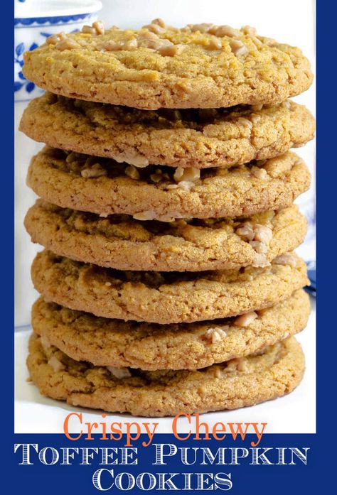 Crispy Chewy Toffee Pumpkin Cookies Chewy Toffee, Pumpkin Cookies Easy, Toffee Bits, Delicious Cookie Recipes, Delicious Pumpkin, Cake Mix Cookies, Easy Cookie Recipes, Pumpkin Cookies, Fall Baking