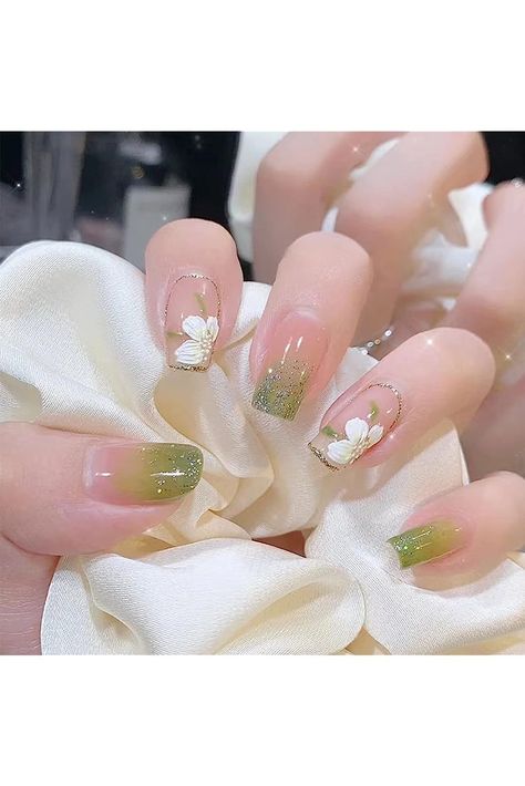 24 Pcs Press on Nails Medium Fashion Crystal Green Camellia Design Glossy Acrylic Fake Nails Reusable Coffin Gel Whirlpool Nails Stick on Nails for Women Almond Nails Artificial Nails Jelly Nails Press on Paznokcie Hello Kitty, Glitter Rosa, Nagel Tips, Hello Kitty Nails, Fake Nails With Glue, Cat Nails, Nail Forms, Nail Art Supplies, Girls Nails