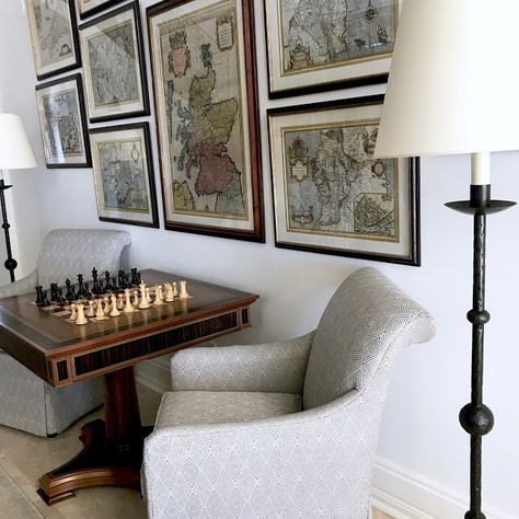 Game Table And Chairs, Family Room Chair, Small Family Room, Diy Living Room Decor, Table Lamps Living Room, Foyer Decorating, Neutral Living Room, Game Table, Casual Home