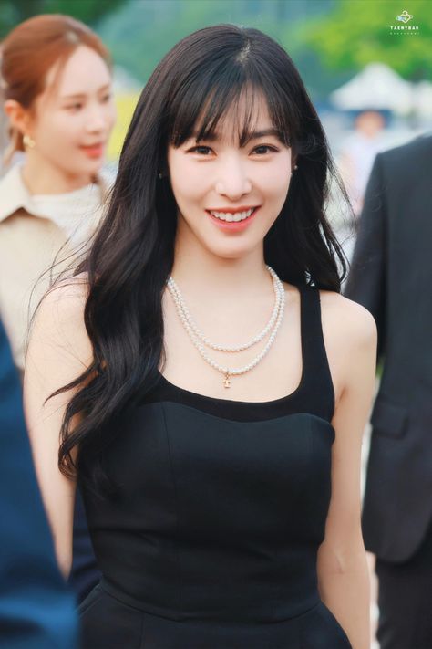 Tiffany young Tiffany Young, Snsd Tiffany, Tiffany Hwang, Korean Name, Korean Actresses, Girls Generation, Pop Group, Beautiful Photo, Pink Color