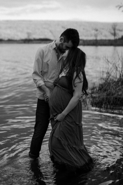 Diy Outdoor Maternity Photos, Maternity Water Photoshoot, Maturity Photoshoot In Water, Water Maternity Photoshoot, Creek Photoshoot Maternity, Maternity Pictures Water, Lake Maternity Photoshoot, Maternity Photo Shoot Ideas Waterfall, Maternity Pictures By Water