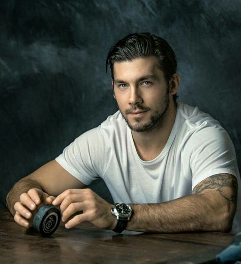 Have you ever just looked at someone and thought "yep, they need a kitten bath"!!!  This handsome boy does for sure!! Hockey Family, Kris Letang, Hockey Rules, Hot Hockey Players, Pittsburgh Sports, Pittsburgh Penguins Hockey, Penguins Hockey, Hockey Life, Nhl Players