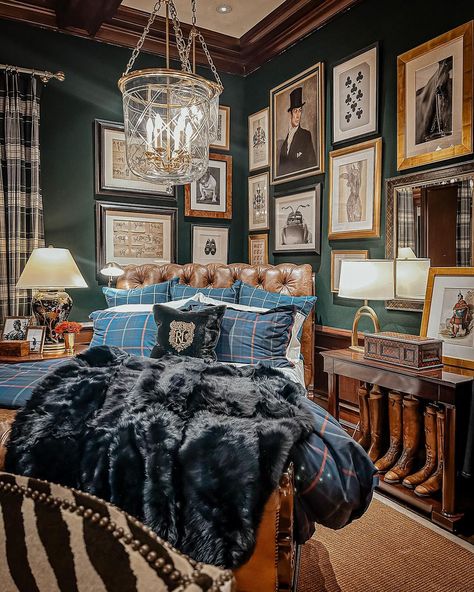 Home inspo via @ralphlauren via Chicago. | Instagram Ralph Lauren Bedroom English Country, Bedroom English Country, Bedroom Ralph Lauren, British Style Interior, Ralph Lauren Furniture, Ralph Lauren Bedroom Ideas, Ralph Lauren Interiors, Ralph Lauren Bedroom, Lauren Aesthetic