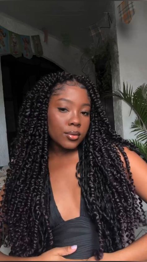 Beautiful Micro Braids to Elevate Your Look Crochet Passion Twists, Passion Twists Crochet, Crochet Twist Hairstyles, Passion Braids, Braids Hairstyles Ideas, Passion Twist Crochet, Baddie Hair, Micro Braids Hairstyles, Braid Extensions