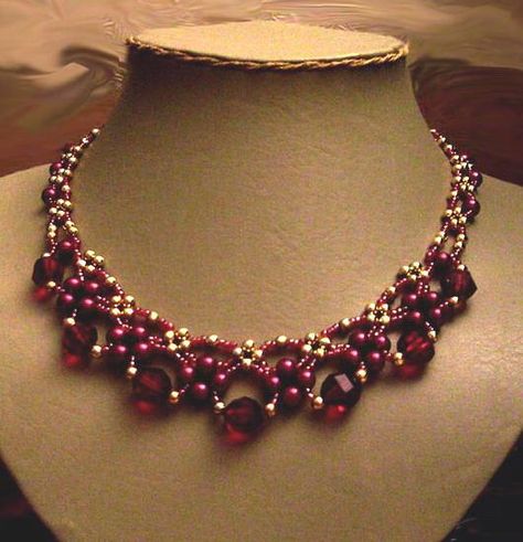 pearl and crystal neckalce Free Beading Patterns, Free Beading Tutorials, Beads Magic, Beaded Necklace Patterns, Necklace Patterns, Best Website, Jewelry Making Tutorials, Beading Tutorials, Bijoux Diy