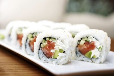 8. Foods That Help Salmon Avocado Sushi, Avocado Sushi Roll, Types Of Sushi Rolls, Avocado Sushi, Spicy Crab, Easy Sushi, Types Of Sushi, Sushi Love, Sushi Party