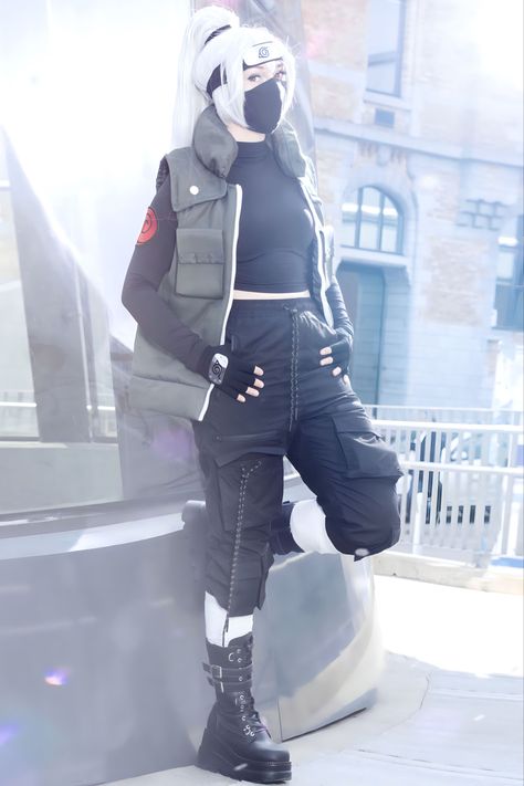 Female kakashi cosplay #naruto Female Kakashi Cosplay, Naruto Costume Female, Female Kakashi, Naruto Cosplay Female, Female Cosplay Ideas, Kakashi Cosplay, Comic Con Outfits, Costumes 2023, Kakashi Anbu