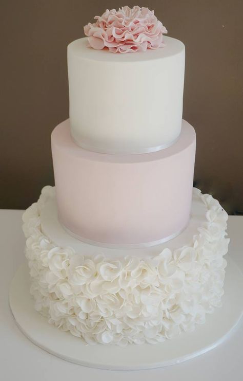 Wedding Cakes No Fondant, Blush Ideas, 2 Tier Wedding Cakes, Fondant Cake Designs, Wedding Stills, Two Tier Cake, Pretty Cake, Buttercream Cake Decorating, Elegant Birthday Cakes