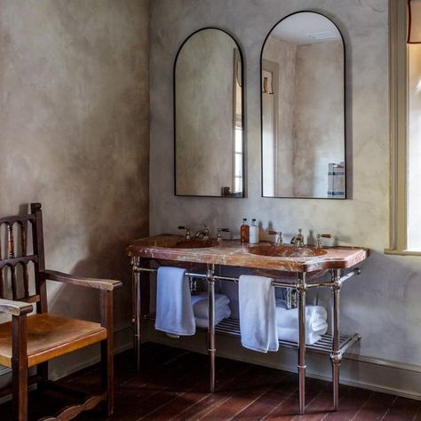 Colonial Townhouse, Spanish Townhouse, Spanish Colonial Bathroom, Monterey Furniture, Large Terracotta Pots, Spanish Street, Bathroom Features, Washbasin Design, Antique Light Fixtures