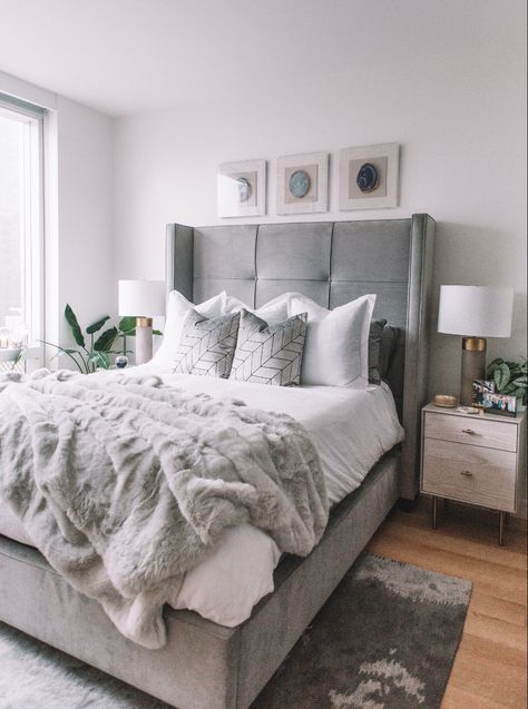 Grey And White Bedrooms Ideas, Grey Tuffted Bed, Bedding White And Grey, White Room With Grey Bed, Grey Headboard Bedroom Aesthetic, Grey Accent Pillows Beds, Teenage Grey Bedroom Ideas, Cool Grey Bedroom Ideas, Modern Bedroom Grey Headboard