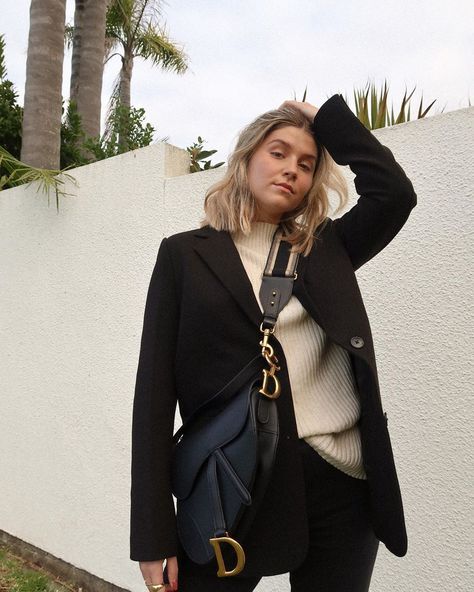 Black Dior Saddle Bag Outfit, Cream Fall Outfit, Saddle Bag Outfit, Triple S Outfit, Dior Saddle Bag Outfit, Work Lookbook, Sassy Outfits, Me Waiting, Dior Saddle