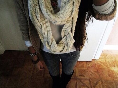 Infinity Scarf Outfit, Braided Scarf, Cute Scarfs, Scarf Outfit, Fall Wear, Cute Fall Outfits, Just Girl Things, Just Girly Things, Girly Girl