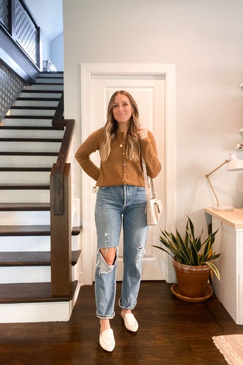 Review of the Sézane Gaspard jumper plus outfit ideas. Michelle Tomczak Blog. Plus Outfit Ideas, Sezane Gaspard, Neutral Fall Outfits, Pants Gift, Fall Transition Outfits, Jumper Outfit, Feminine Blouses, Transition Outfits, Interview Outfit