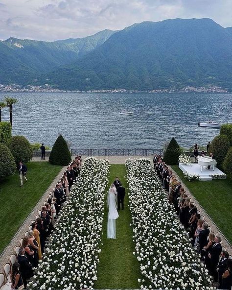 Villa_Balbiano (@villa_balbiano) • Instagram photos and videos Event Venue Spaces, Maldives Honeymoon, Lake Como Wedding, Groom Suit, Wedding Photography Poses, Plan Design, Event Venues, Spring Wedding, Cinematography