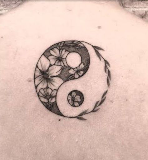 Yin Yang Turtle Tattoo, Ying Yang Tattoo Flower, Feminine Yin Yang Tattoo, Flower Ying Yang Tattoo, Unique Ying Yang Tattoo, Swag Tattoo, Yin Yang Tattoo, Ying Yang Tattoo, Jin Jang