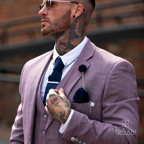 Lilac Tuxedo Men, Lilac Suits For Men, Lilac Suit Men, Masculine Contemporary, Creepy Wedding, Menswear Suit, Suit For Men Wedding, Stylish Mens Suits, Gold Suit