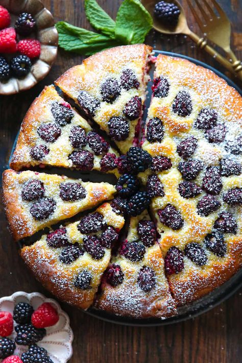 blackberry cake. Blackberry Dessert Recipes, Blackberry Cake Recipe, Greek Yogurt Cake, Blackberry Dessert, Blackberry Cake, Blackberry Recipes, Summer Baking, Berry Cake, Summer Cakes