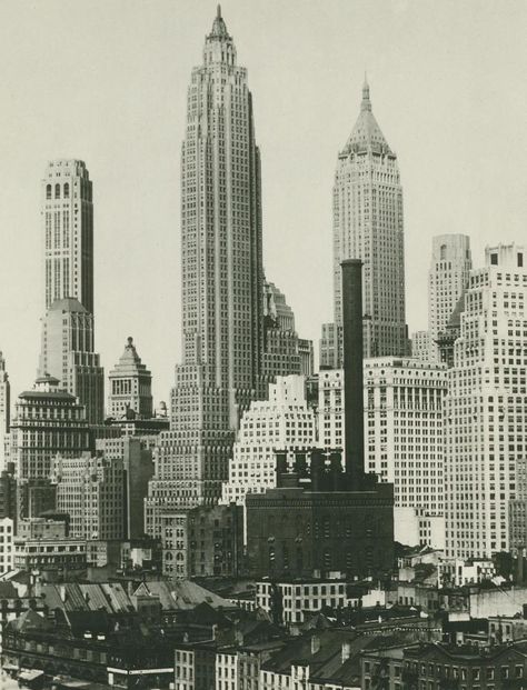 New York City, c. early 1931... Old Black And White Photos, 1930s New York, Art Deco New York, New York City Streets, City Skyscrapers, Manhattan Art, Old New York, Street Art News, Nyc History