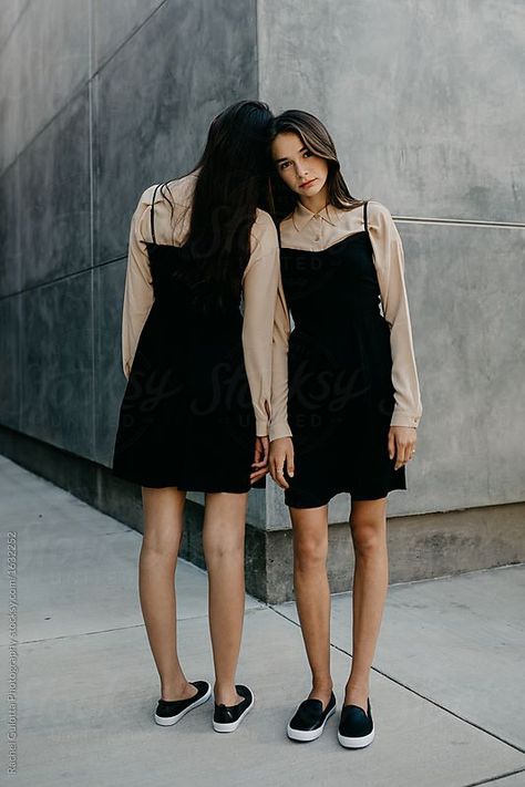 Two Women in Matching Outfits Posing Stoicly by Rachel Gulotta Photography for Stocksy United Poses For Friends, Fashion Photography School, Person Photography, Twin Photography, Sister Photography, Mode Editorials, Sisters Photoshoot, Bff Photoshoot, Friend Poses Photography