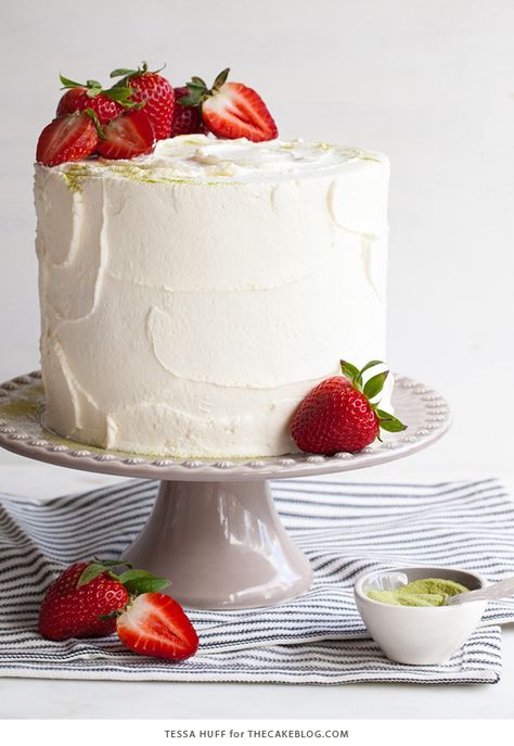 Genoise Sponge Cake, Genoise Cake, Cream Cheese Whipped Cream, Matcha Strawberry, Delicious Strawberry Cake, Strawberry Cake Filling, Salty Cake, Cake Blog, Savory Cakes