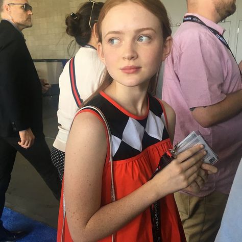 Saide Sink, Stranger Things Max, Wifey Material, San Diego Comic Con, Sadie Sink, I Love My Wife, Cute Poses For Pictures, Feminine Beauty, Sink In