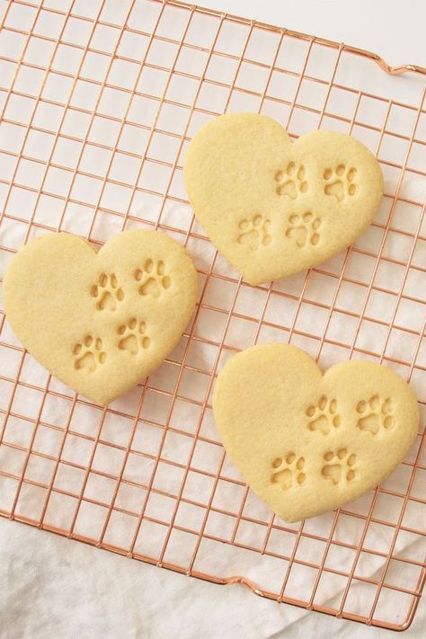 Paw Print Cookies, Paw Cookies, Heart Shaped Cookie, Puppy Paw Prints, Craft Clay, Dog Cafe, Biscuit Dough, Heart Shaped Cookies, Puppy Paws