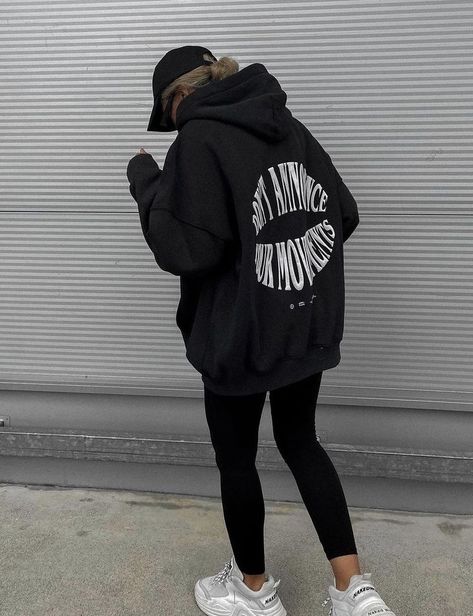 fits Hoodie Photography, Hairstyles Tiktok, Aesthetic Gardening, Shoes Inspiration, Hairstyles Aesthetic, Fashion Hairstyles, Food Fashion, Hoodie Outfit, Pocket Pattern