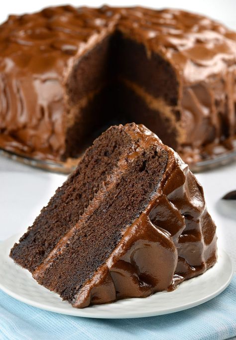 Mayonnaise Cake Recipe, Old Fashioned Chocolate Cake, Mayonnaise Cake, Red Birthday Cakes, Chocolate Mayonnaise Cake, Chocolate Fashion, Decadent Chocolate Cake, Rich Chocolate Cake, Decadent Cakes