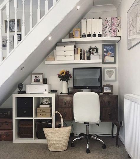 Stairway Office Space, Home Office Under The Stairs, Desk Under Stairs Ideas, Under Stairs Office Space, Under Stairs Desk Ideas, Office Under Staircase, Understairs Office Ideas, Under Stairs Desk, Under Stairs Office